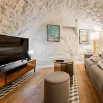 Typical Parisian Apartment In Le Marais#4 Pers